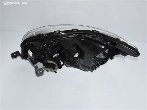 Detail exteriéru Kia Rio: predná časť a LED svetlomety