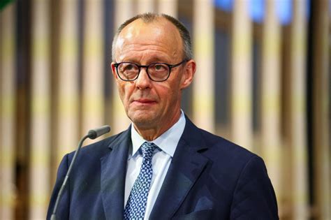 Zložitá sieť vzťahov medzi Grófom Almavivom, Figarom a Zuzanou