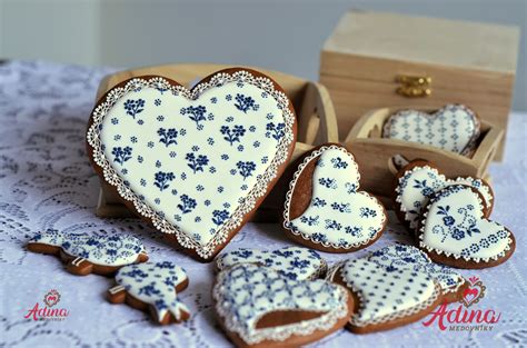 Ilustračné foto ručne zdobených vianočných medovníkov