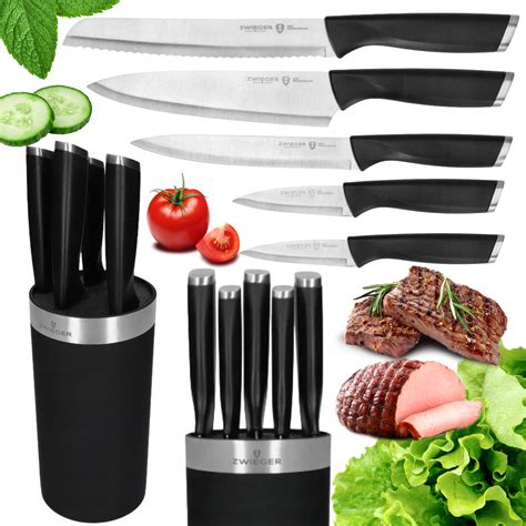 sada kuchynských nožov a kuchynská váha