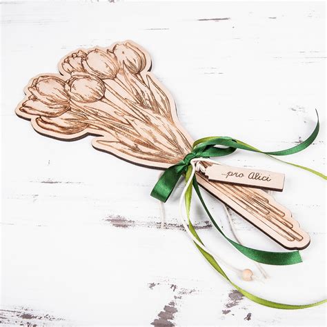 drevená kytica ako dekorácia