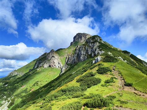 Tematická fotografia Medvedieho Brlohu s výhľadom na Belianske Tatry