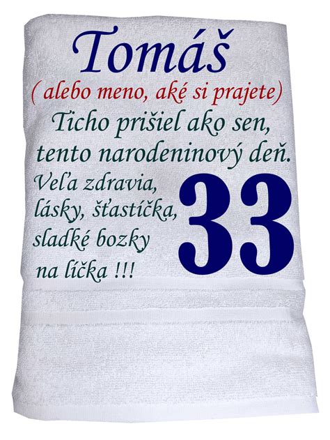 Štýlová grafika s číslom 33, zdobená dúhovými prvkami a symbolmi šťastia.