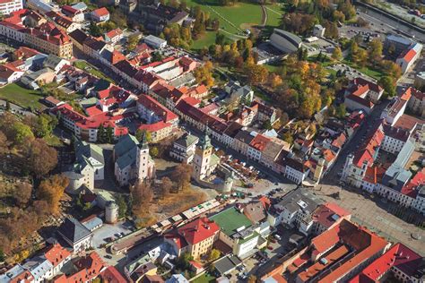 infografika plánovaných investičných projektov mesta Banská Bystrica v oblasti dopravy a školstva