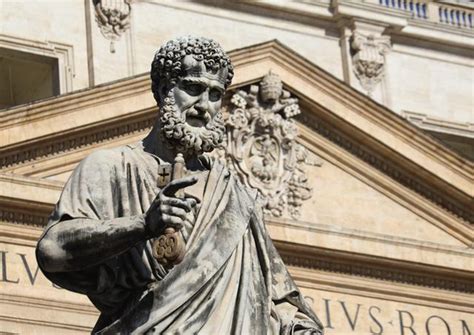 Ilustrácia Svätej brány Baziliky svätého Petra vo Vatikáne