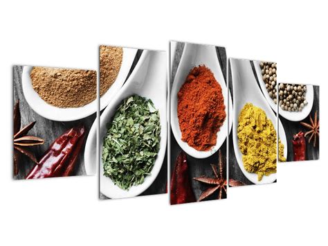 koláž z rôznych druhov ovocia a korenia vhodných do punču