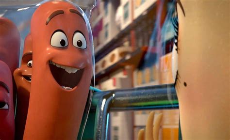 Záber na hlavné postavy filmu Sausage Party - párok Frank a žemľa Brenda v nákupnom košíku.