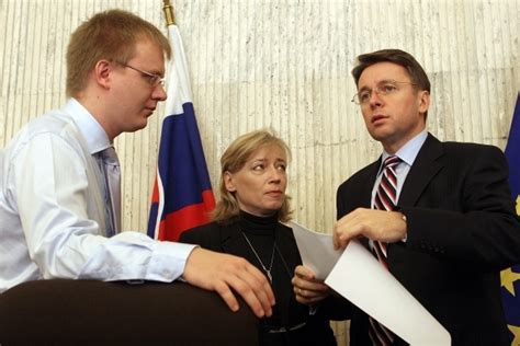 Tematické foto: Miroslav Beblavý a Ivan Štefunko na pódiu po prejave Zuzany Čaputovej