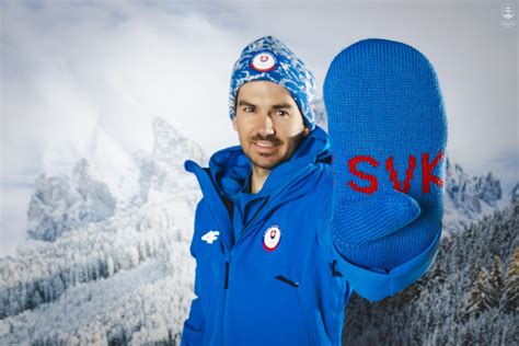 Kolekcia rôznych tradičných slovenských čepcov