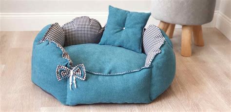 Kolekcia roztomilých kostýmov pre psov a mačky