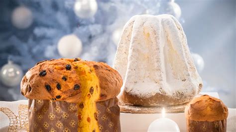 Bohato zdobený panettone a pandoro