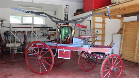 Historická hasičská striekačka v akcii