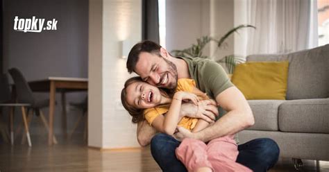 Otec odovzdáva svoju dcéru ženíchovi