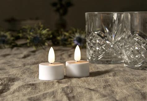 Dekoratívne LED sviečky s časovačom v interiéri