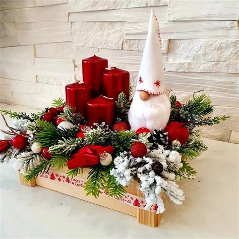 Dekorácia s vresom v drevenej debničke s jablkami