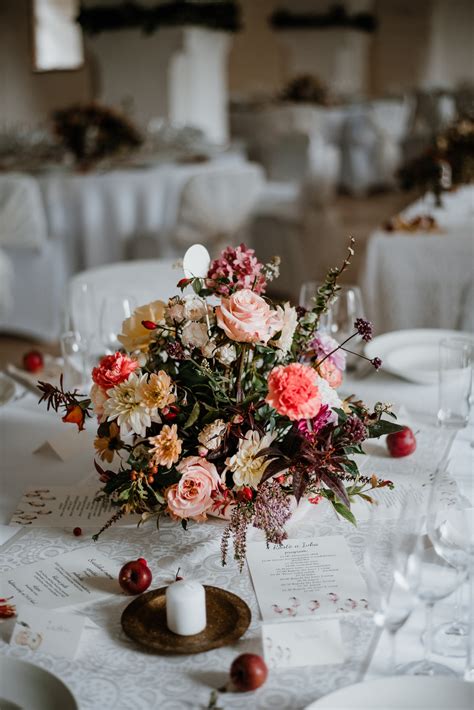 Jesenná svadobná výzdoba s prírodnými prvkami