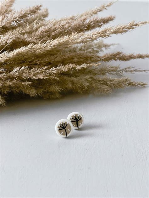 Ukážky DIY svadobných fotostien s prírodnými motívmi