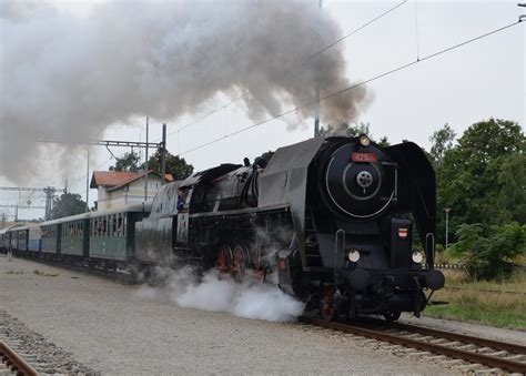 Historická parná lokomotíva na trati do Veľkého Krtíša
