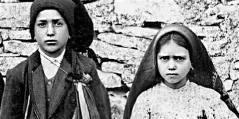 Vizionári z Fatimy: Lucia, Hyacinta a František (historická fotografia)