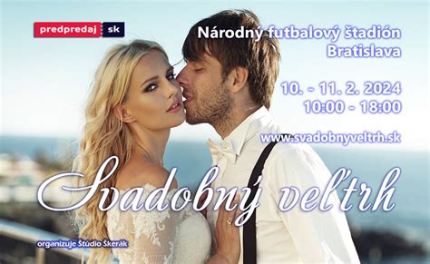 Tematická fotografia: Šťastný svadobný pár prezerajúci si svadobný veľtrh s úsmevom