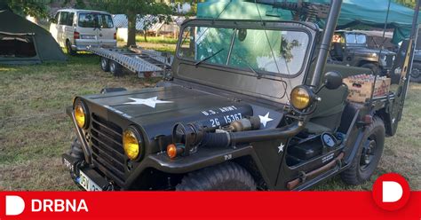 Foto: Vojenská prehliadka a technika
