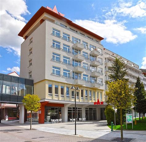 Záber na exteriér hotela Panorama v Trenčianskych Tepliciach
