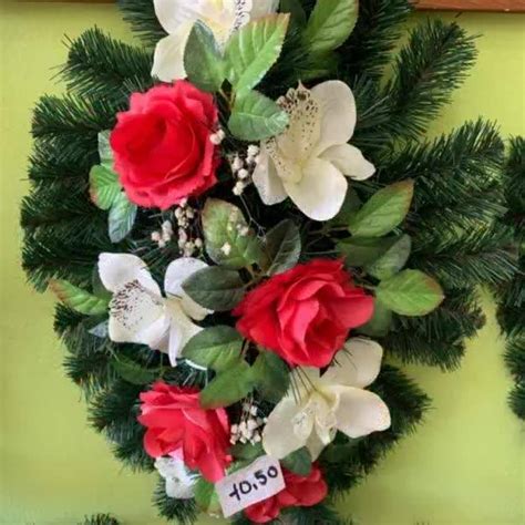 Porovnávacia schéma živých a umelých smútočných vencov