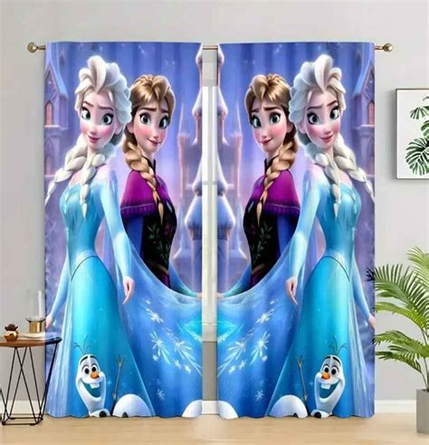 ilustračná fotografia s knihami a rozprávkovými postavičkami