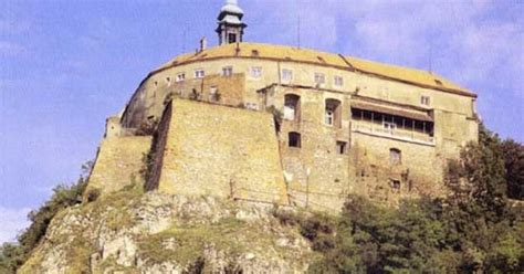 Historická ilustrácia Panteónu pred a po premenení na kresťanský chrám