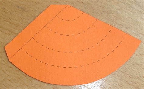 Šablóna na výrobu špičatého klobúka bosorky