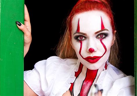 Inšpirácia na karnevalový make-up bosorky s bradavicami