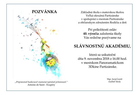 Záber na slávnostnú atmosféru krstu knihy s hosťami a autorom