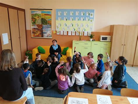 Tematické foto materskej škôlky a základnej školy