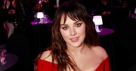 Ewa Farna v bielych svadobných šatách