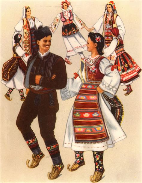 Skupina tanečníkov v tradičných bulharských krojoch tancujúcich horo v kruhu