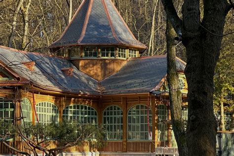 Vizualizácia alebo fotografia obnoveného areálu Ferdinandových kúpeľov a Labutieho pavilónu na Železnej studničke