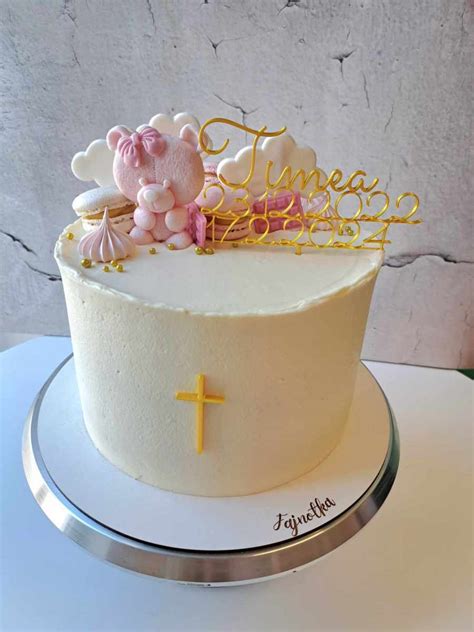 Krásne zdobená torta na krst s motívom anjelika a kvetov