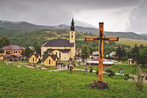 Panoramatický pohľad na pútnické miesto Ľutina a Baziliku Zosnutia Presvätej Bohorodičky
