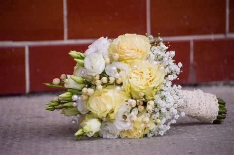 Svadobná kytica nevesty a kvetinová výzdoba