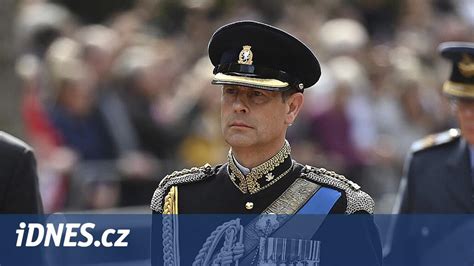 Princ Edward v mladosti pri práci pre televíziu