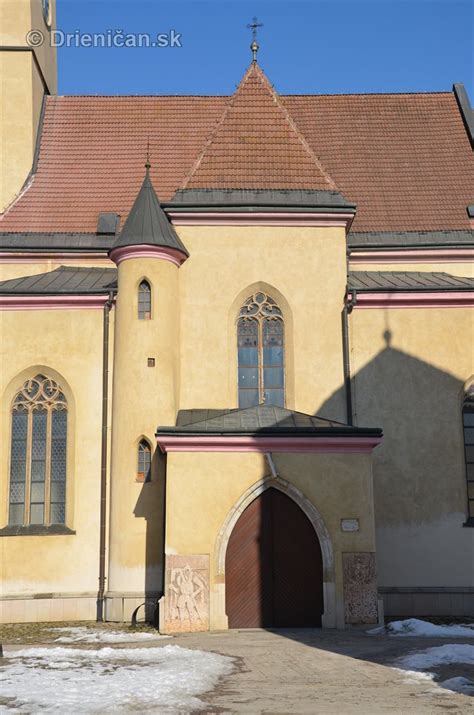 Gotický exteriér Kostola sv. Jána Krstiteľa v Sabinove