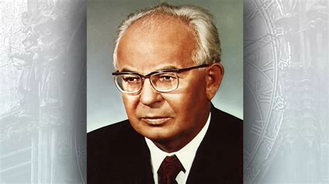 Archívna fotografia Gustáva Husáka z obdobia štúdií alebo raného pôsobenia v komunistickom hnutí.