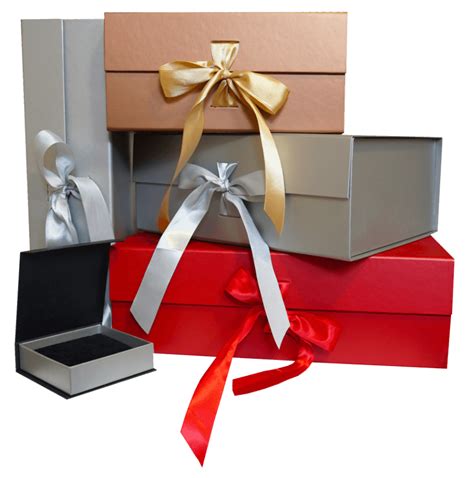 Ilustračné foto rôznych spôsobov balenia darčekov