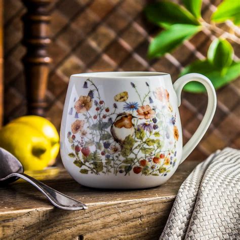 Tematické foto: útulné papuče a hrnček na čaj