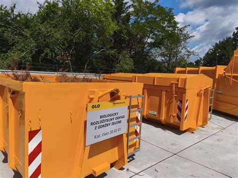 Tematické foto: Zberný dvor s kontajnermi na rôzne druhy objemného odpadu