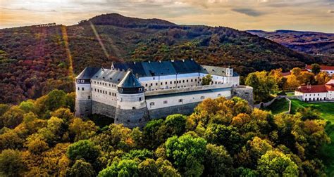 Panoramatická fotografia Holíčskeho zámku s opevnením