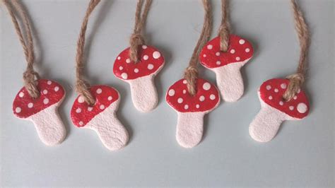 Rôzne tvary ozdôb zo slaného cesta