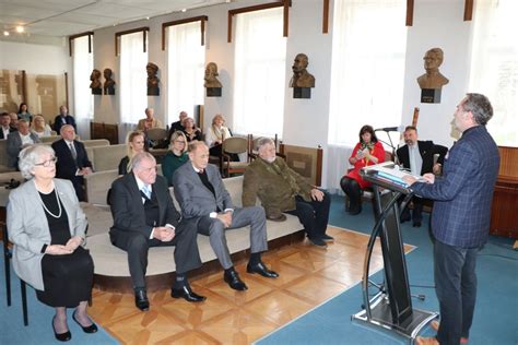 fotografia z akadémie v Černovej, kde sa oslavuje 30. výročie Deklarácie o zvrchovanosti Slovenskej republiky