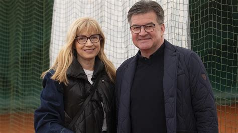 Jarmila Lajčáková-Hargašová so svojím manželom Miroslavom Lajčákom (rok 2012)