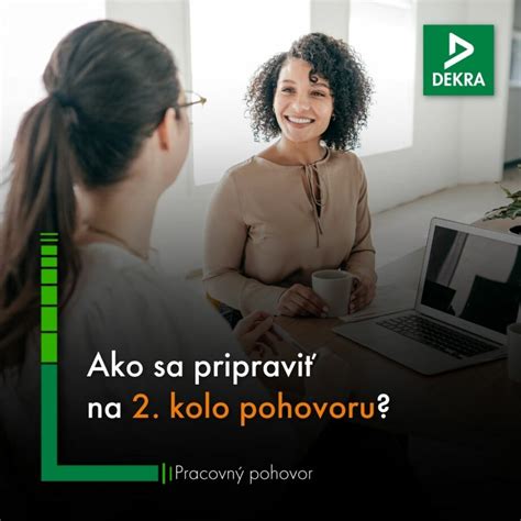 Fotografia pracovného pohovoru s viditeľnými neverbálnymi signálmi.